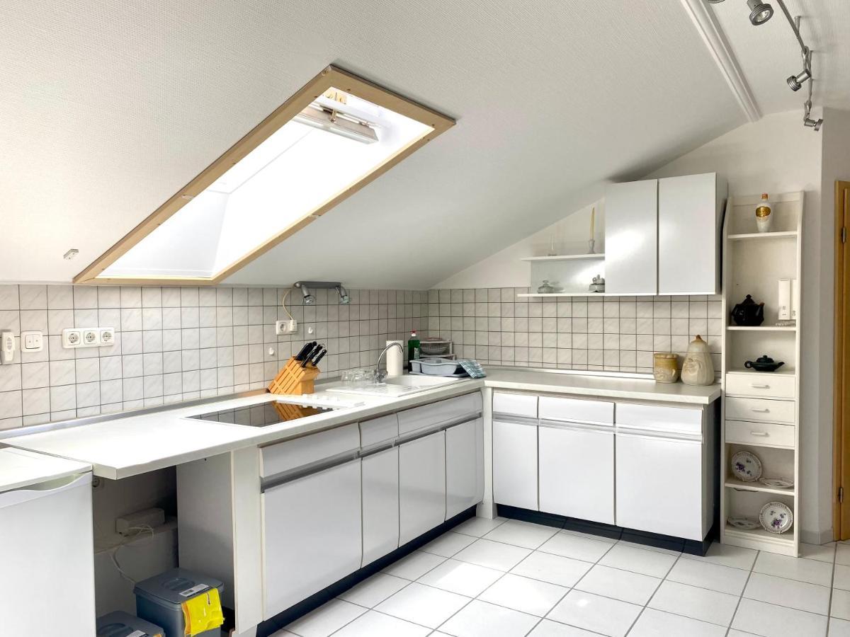 Moeblierte 3 Zimmer Apartment - Mit Smart Tv, Wlan Und Kostenfreie Parkplaetze Шлос-Хольте-Штукенброк Экстерьер фото